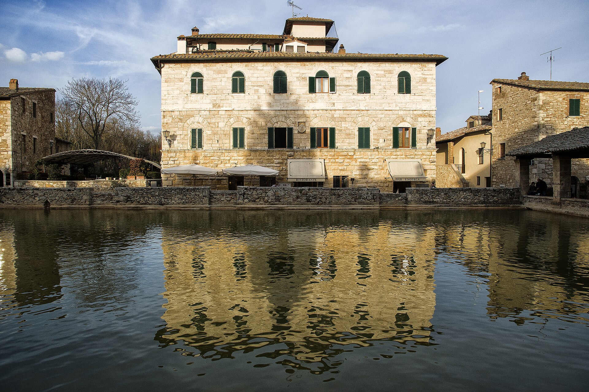 Ponte di Ognissanti 2026 a Bagno Vignoni: terme, ristoranti e idee