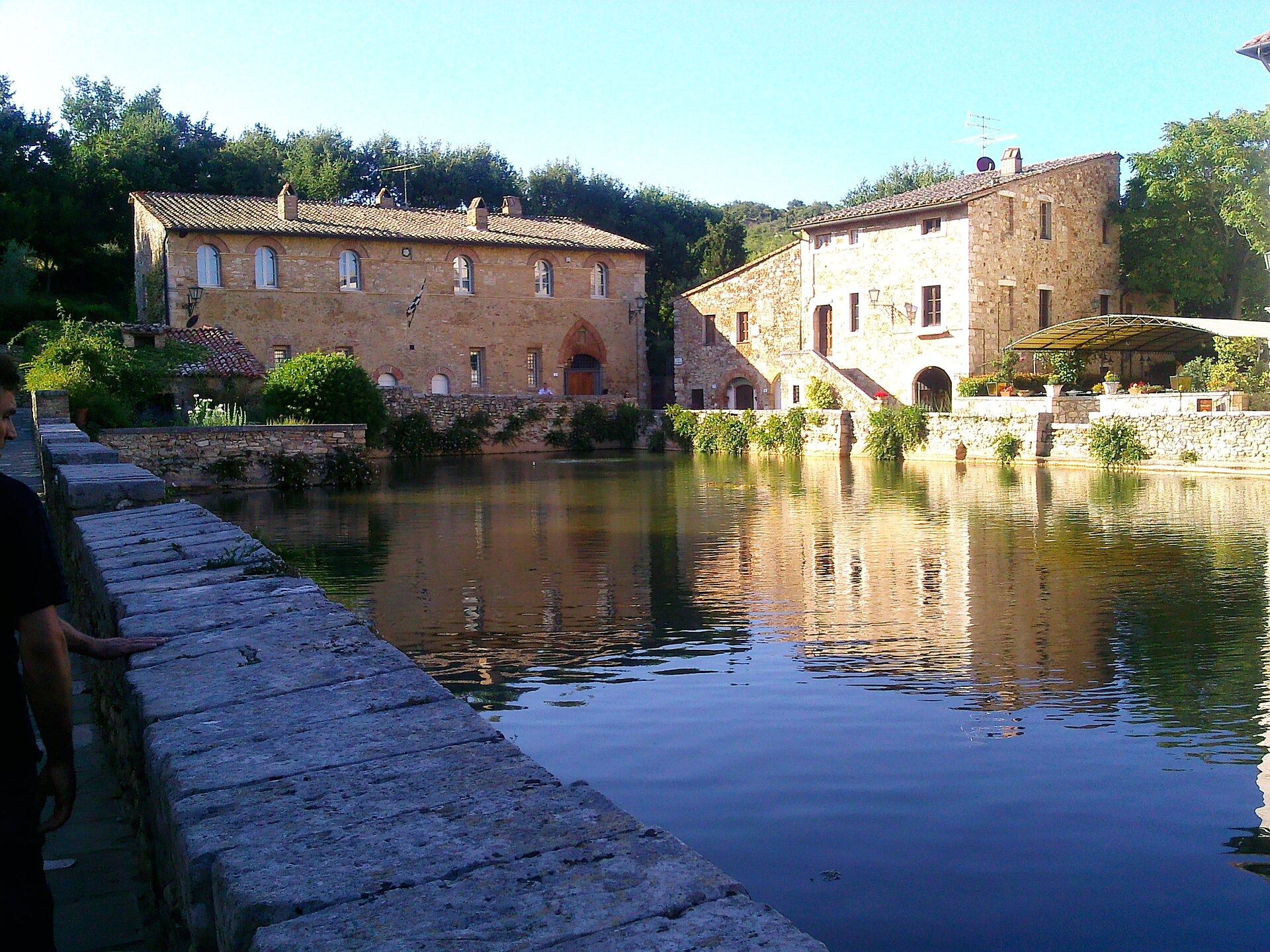 Halloween 2026 a Bagno Vignoni: cosa fare, terme e cena il 31 ottobre